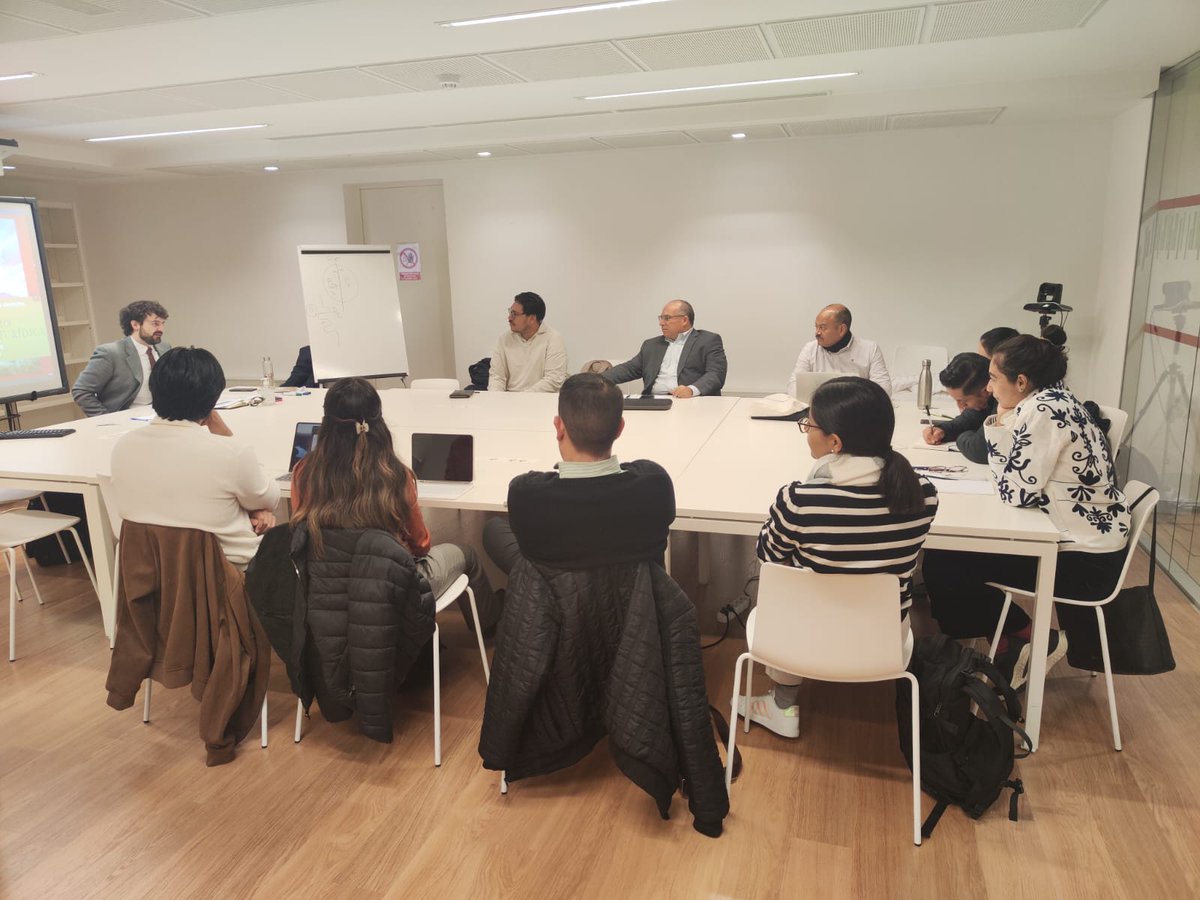 apfner's tweet image. En la tercera jornada del programa Garantismo y Estado de derecho en el siglo XXI del Instituto Palestra - Escuela Iberoamericana de Derecho hemos recibido al profesor Ivan Daldoss, de la Universidad de Granada, que ha repasado los aspectos y dimensiones más destacados del…