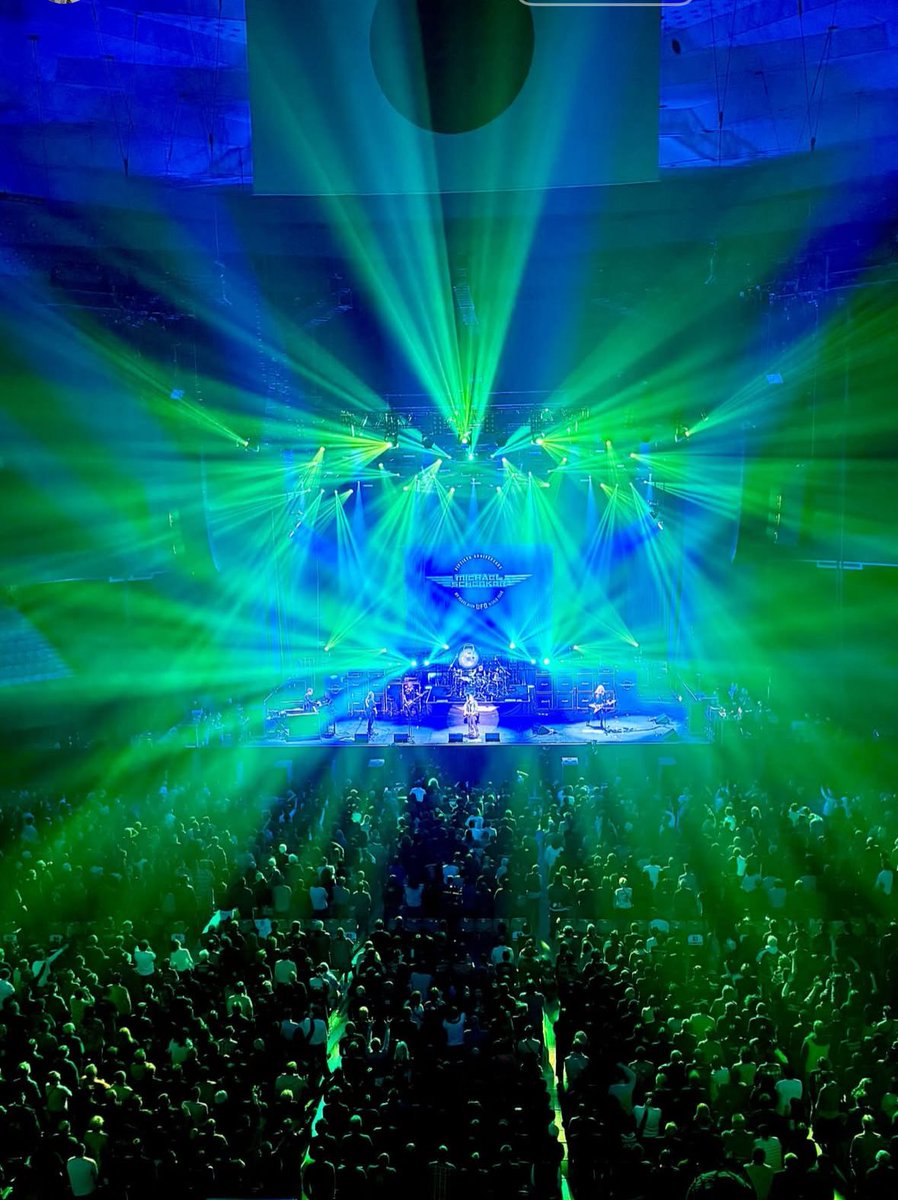 Thank you Tokyo for a killer sold out show at Budokan!!🇯🇵