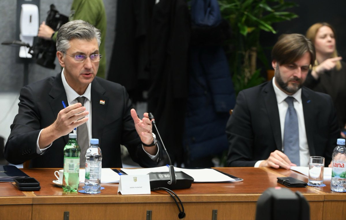 AndrejPlenkovic's tweet image. Na Odboru za financije i državni proračun predstavio sam Tomislava Ćorića, člana naše prve i druge Vlade i aktualnog viceguvernera @HNB_HR, za dužnost potpredsjednika #VladaRH i ministra financija. Razlog ove promjene jest kandidatura aktualnog PPVRH i ministra @mfin_RH