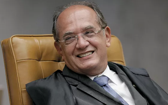 deltanmd's tweet photo. Gilmar Mendes adorava ironizar a Lava Jato dizendo que "os combatentes da corrupção no Brasil gostam muito de dinheiro"

Pois é: ninguém na Lava Jato teve contrato de 129 milhões, de 6 milhões ou sociedade em resort de luxo com INVESTIGADOS

Algo a dizer agora, ministro? https://t.co/YiiLdoCGk8