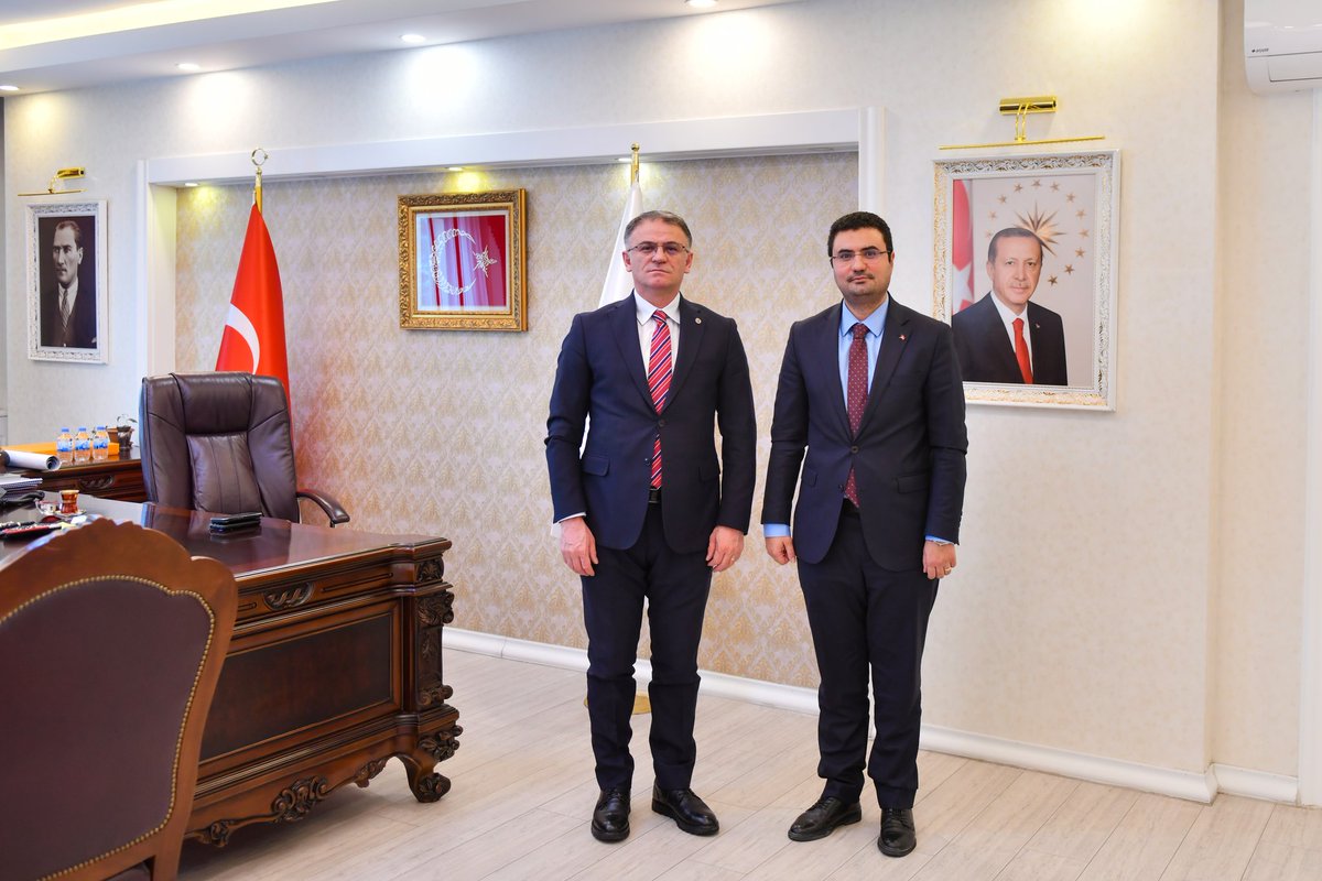 Valimiz sayın Ozan BALCI'yı makamında ziyaret ettim.