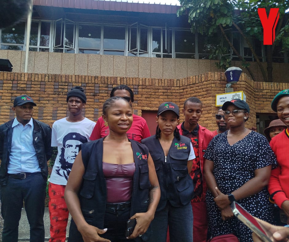 Yfm's tweet photo. #YNews: The #EFFYouthCommand says it has received complaints from students nationwide who claim they were scammed by an organised syndicate selling university placements.
The #EFFYC has laid charges of fraud and corruption against those allegedly involved. https://t.co/Ya7mcN1686