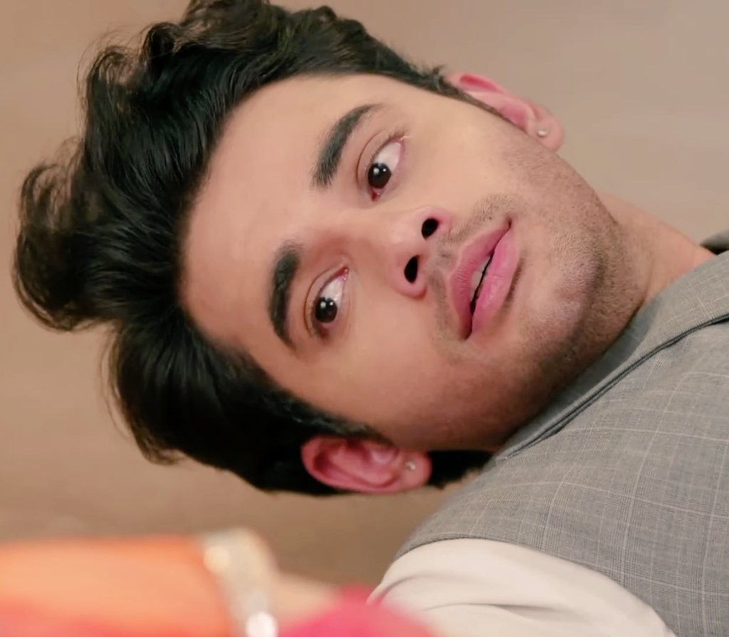 _no_sugar__'s tweet photo. Today's episode belongs to the sameer we fell in love with 🥹❤️ 
He has started to come back to his roots. 🤌
#rimjhim #rimeer https://t.co/Ajb4ugiqyM