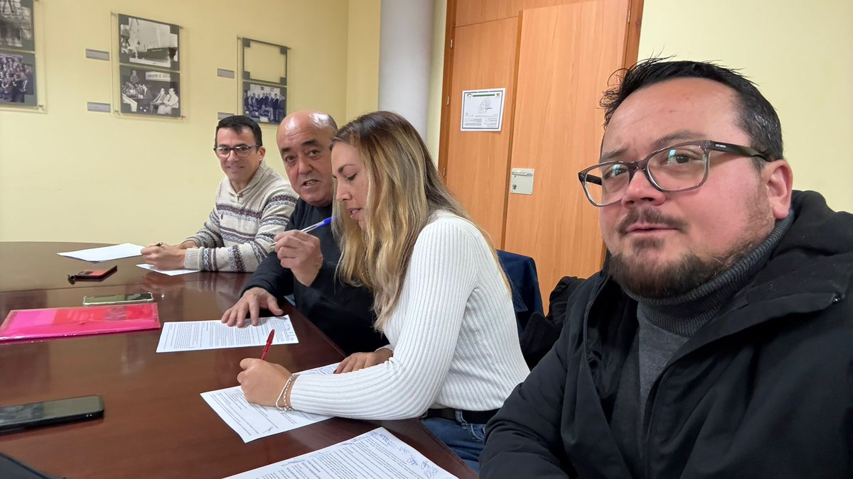 📢FIRMA DEL V CONVENIO COLECTIVO DEL MONTAJE DE HUELVA‼️
Secret.G.Industri.Huelva CCOO María Teresa Pulido y compañeros de UGT y la Patronal‼️
Avances importantes en Salarios ,Complementos  y Derechos Sociales para las personas del Sector‼️
💪CONVENIO JUSTO‼️
