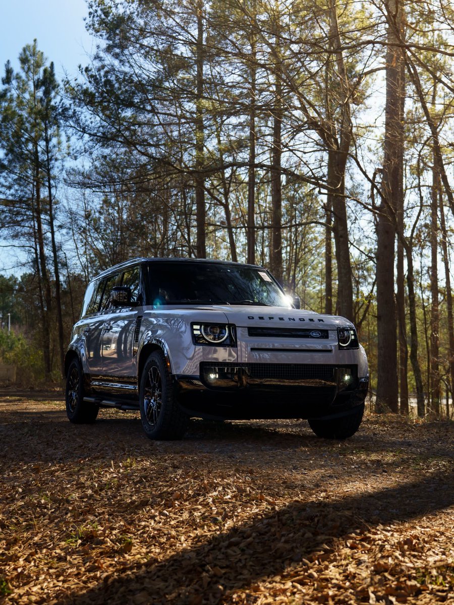 GVLLuxury's tweet photo. Who doesn’t love a Defender?! Available now at Land Rover Greenville. Call (864) 754-0934

📸 @hommy09r https://t.co/Sas35rmU2q