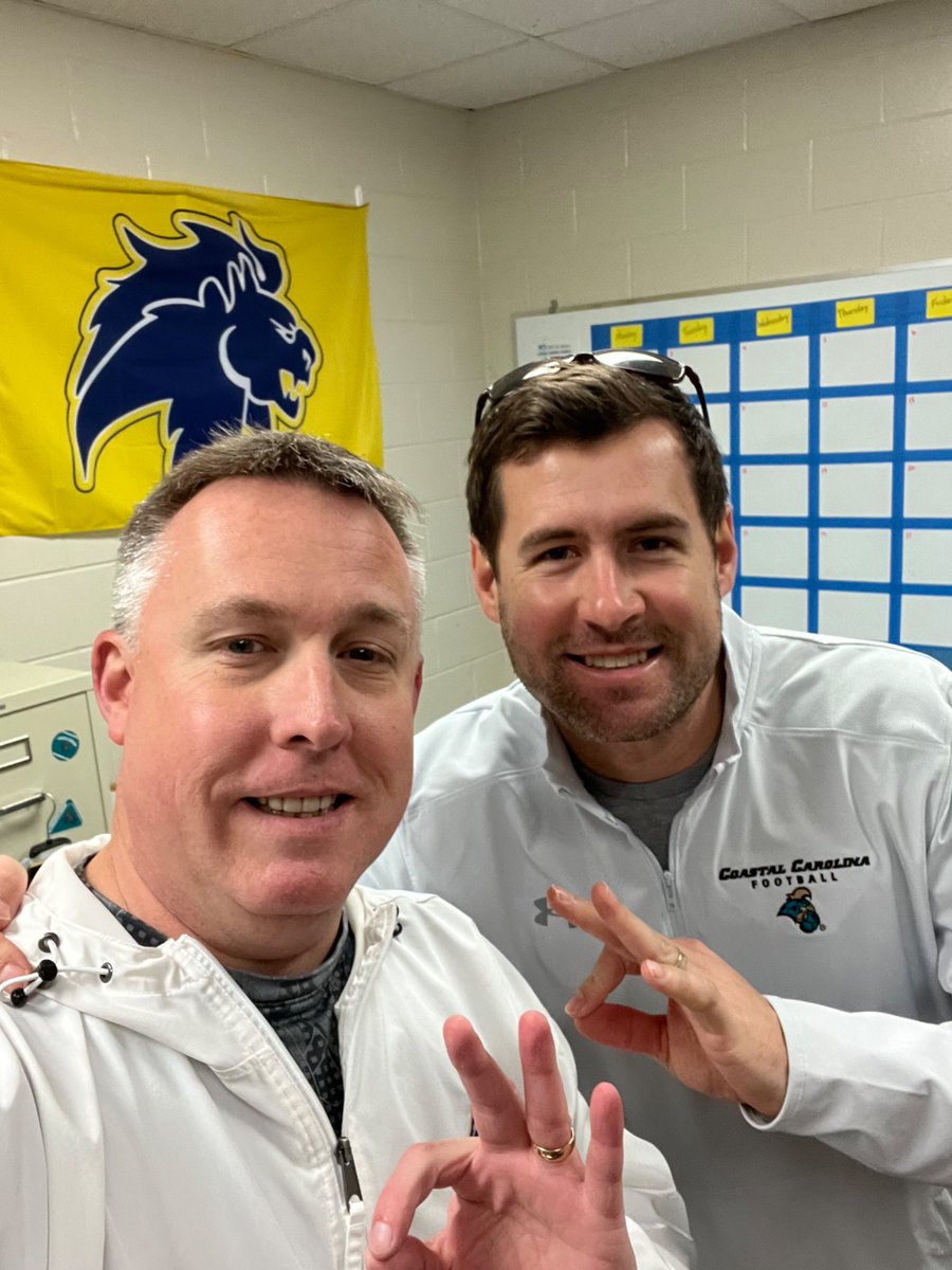 Brandon_M_Day's tweet photo. Very excited to meet Coastal’s new head football coach, @Ry_Beard , this morning. Thanks for coming by and visiting Loris High School! CCU’s football program is in good hands! Chants Up! https://t.co/pdyq1JMwq1