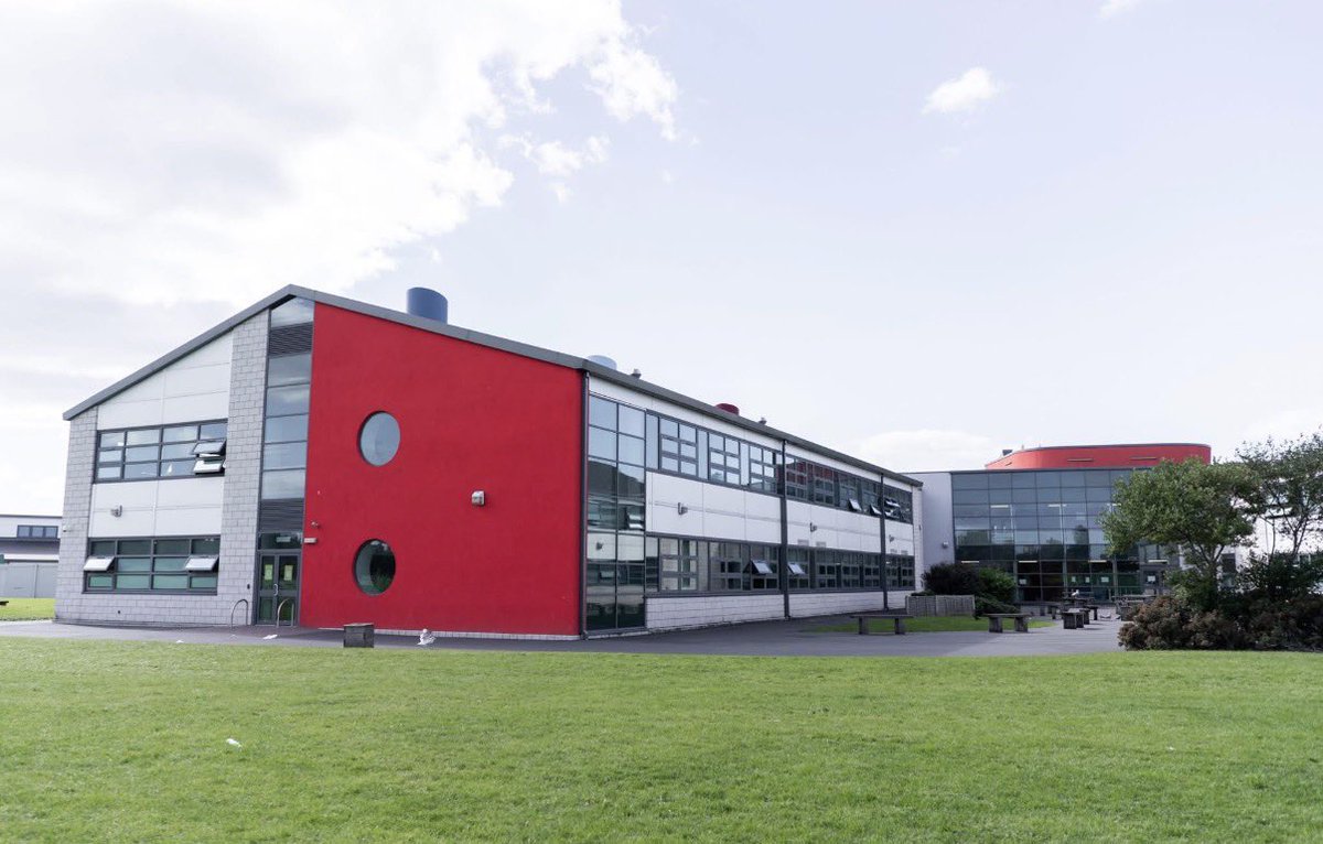 Last week was special. I was invited back to my school to deliver a talk to the students who have recently left Y11, along with their families. 

The evening was a celebration of successes, and it was an honour to share my story at Sacred Heart, Redcar

🌏👣
#worldatyourfeet