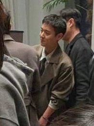 임형준 배우님 인스타에 저 멀리 쪼꼬미 지훈이가 있다 ( 〃▽〃)