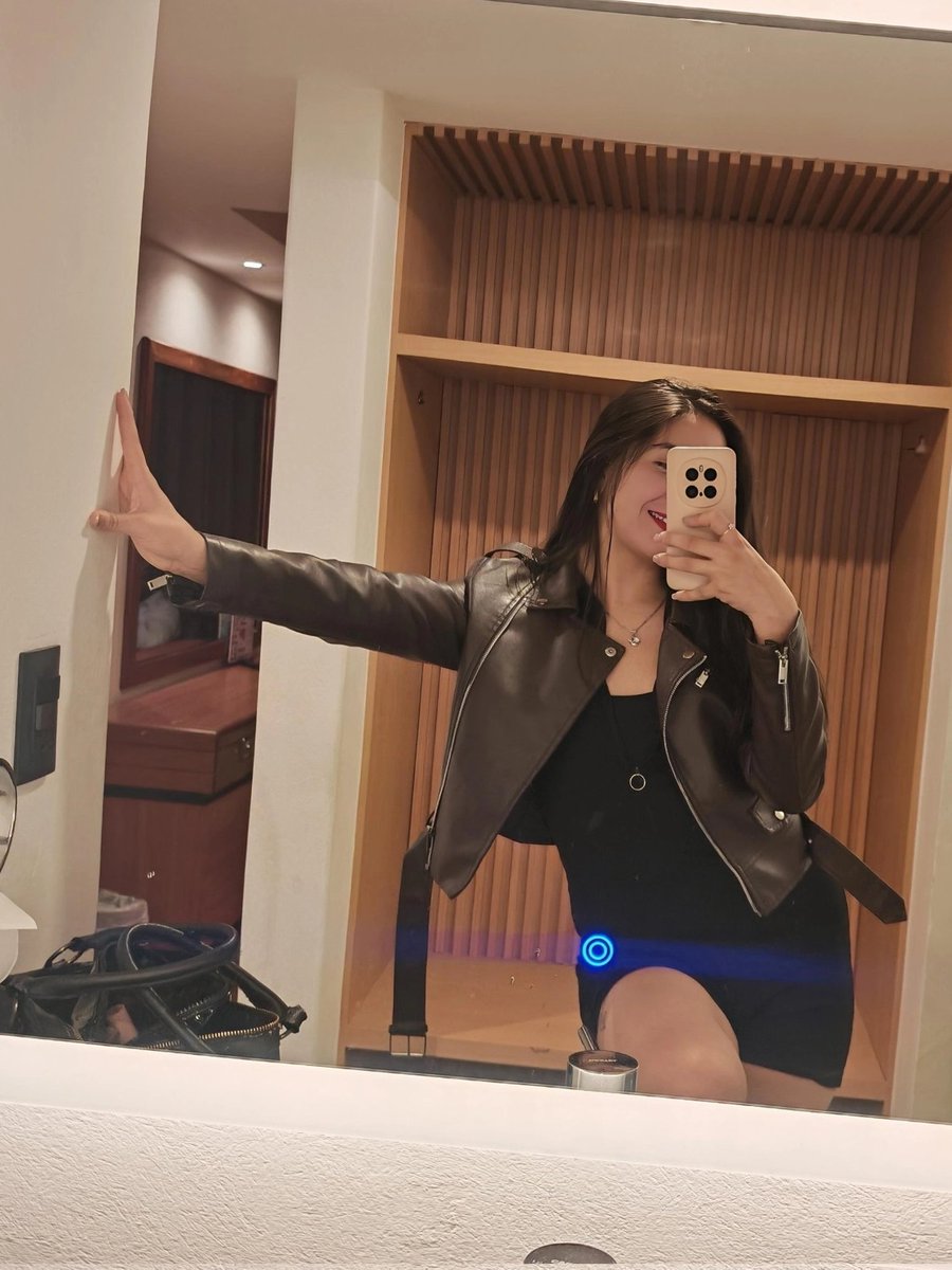 Bellaambar tweet media