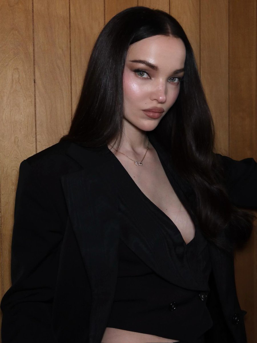 updatesdcbr's tweet image. Dove Cameron via Instagram.