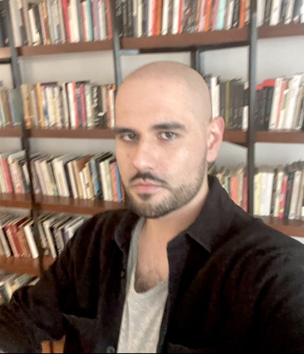 pabloroblesgast's tweet image. Querida gente de CDMX, los invito a inscribirse en OBSERVACIONES PELIGROSAS, taller de escritura poética que estaré impartiendo en Polilla Librería los sábados de febrero. Interesados manden mensaje @polillalibreria