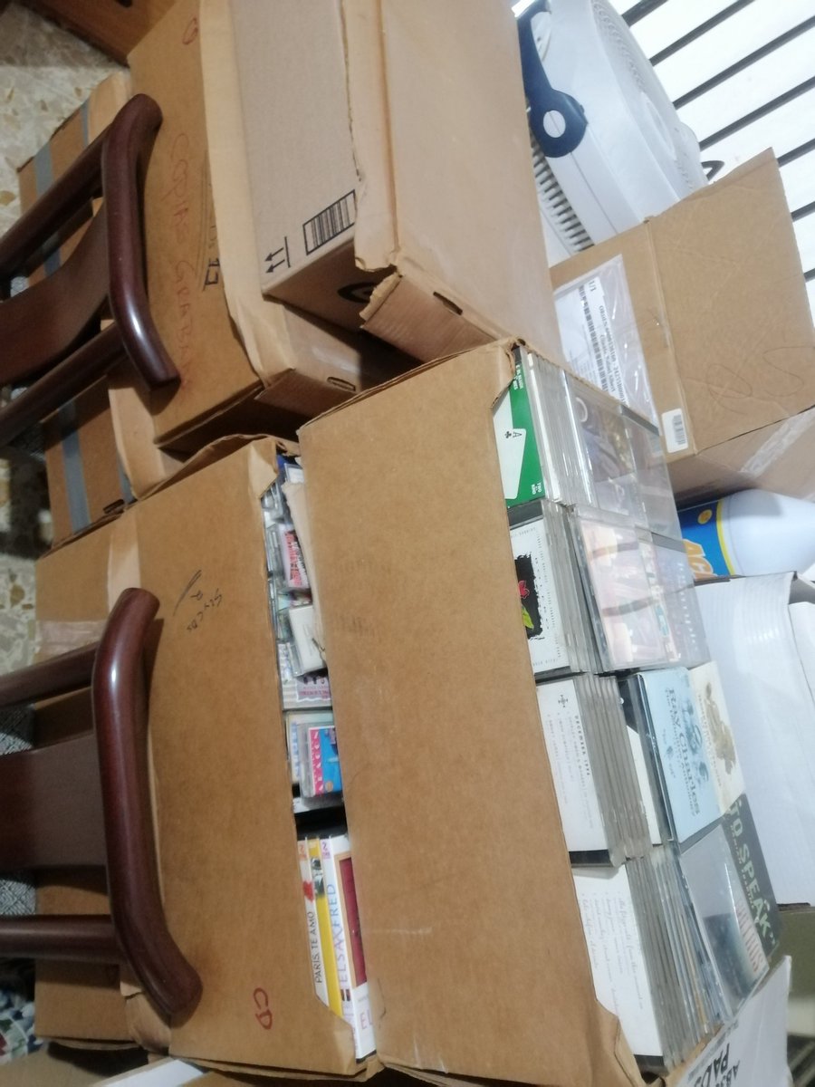 La fundacion <a href="/JazzEnDominican/">Jazz En Dominicana</a> dona 2700 CDs , cassettes y DVDs para crear la biblioteca auditiva y visual de la licenciatura de música contemporarea en la <a href="/UNPHURD/">UNPHU</a>

Gracias a Fernando Rodriguez De Mondesert y todos por El apoyo 

<a href="/MusicamaestroRd/">Música Maestro Radio 🇩🇴🇨🇴</a> <a href="/MaximoJimenezRD/">Maximo Jimenez</a> <a href="/musicaalas12/">Octavio Beras Goico</a>