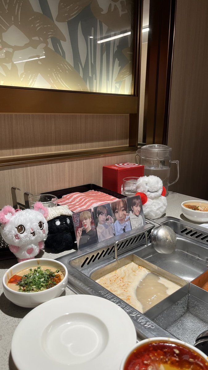 vvwnzz's tweet photo. 연준소스와 키스하고 왔어요
넘.넘..맛있더라요♥♥,, https://t.co/ai8Rc73Qpc