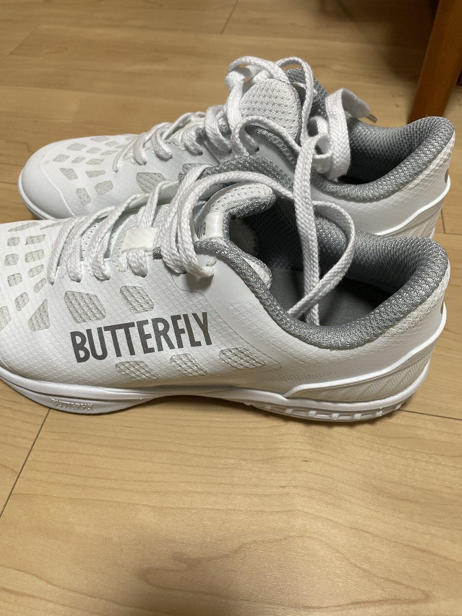 ilovecoppax2's tweet photo. バタフライのシューズは18年振り。これめちゃ良いです https://t.co/FIdleIlQek