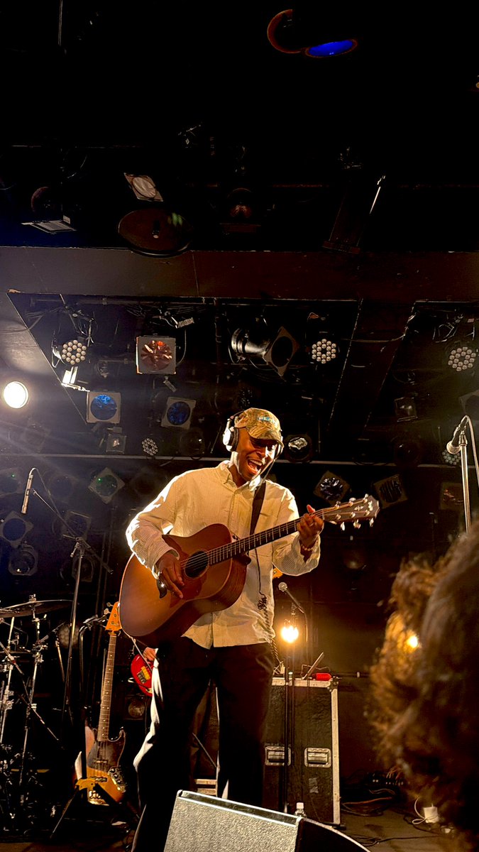 サムヘンショウライブ最高だった…
ソウルフルな歌声と、分厚いバンドサウンドで心満たされまくりでしたね…
あとBrokeの時のHORNS！ネキのタイミングも声も最高だった🥰
次から自分も言おっと