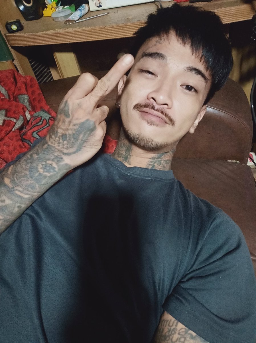 plugkyBad's tweet image. งานใหม่วันแรกผ่านไปได้ด้วยดี 
แต่ร้อนหน้าดีจัง 🤣🤣🤣
เจอทักได้น้าา ถูกเปคก็เดมมาา 55+