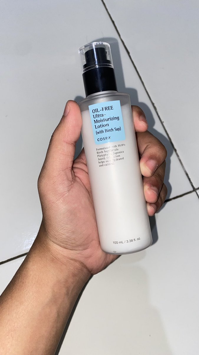 Mau rekomendasiin salah satu produk moisturizer dari korea yang cocok untuk semua jenis kulit. Aku baru coba COSRX Oil Free Moisturizing with Birch Sap dan hasilnya bener-bener oke banget! 🌿