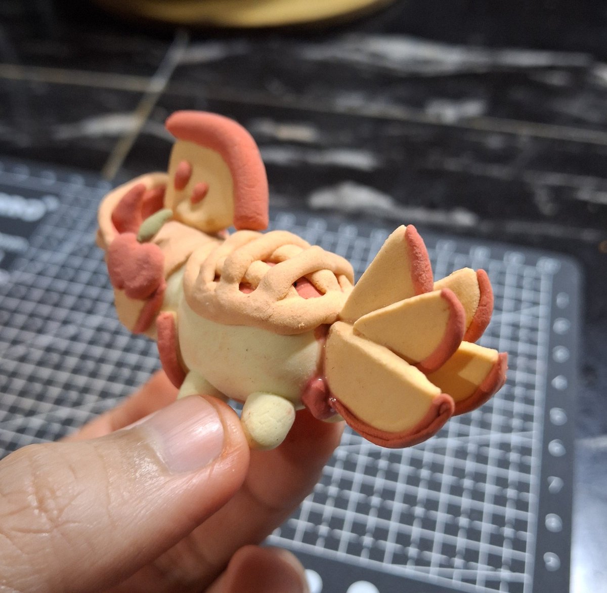 staraicio's tweet image. Guys come look at my apple son 🥺