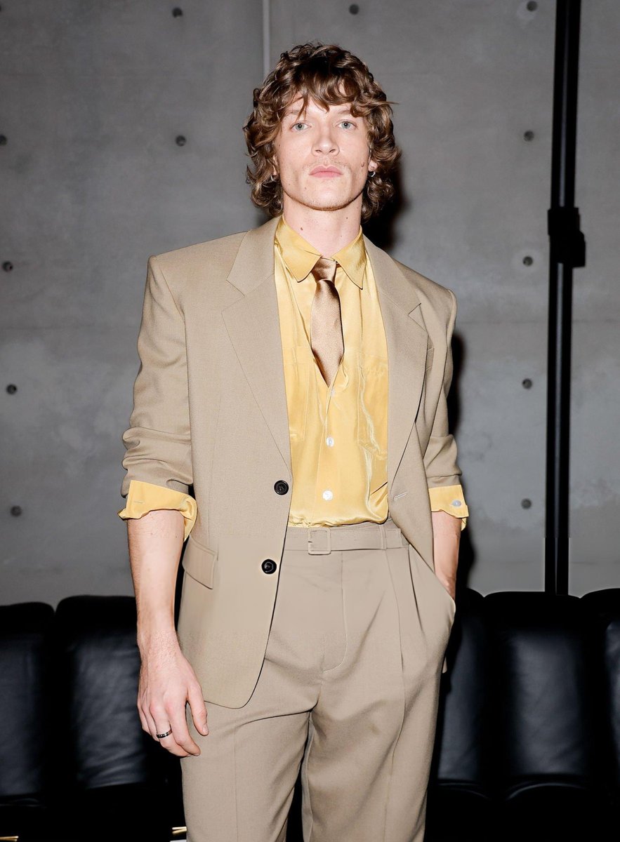H0LLAN0VER's tweet photo. Connor Storrie at the Saint Laurent Men's Fall/Winter 2026 fashion show

📸Photo by Aitor Rosas Sune

#CONNORSTORRIExYSL #ConnorStorrieFashionWeek https://t.co/RlY4DRjCbl