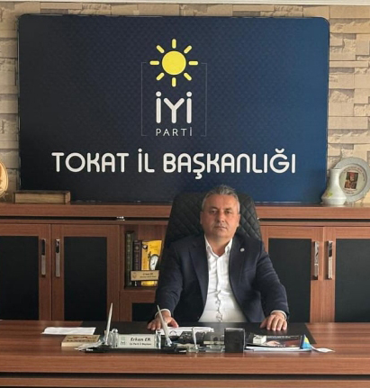 🔴 İYİ Parti Tokat İl Başkanı Erkan Er, ekonomik politikalara sert eleştiriler yöneltti.
🗣️ ❝Çalışıyoruz ama her geçen gün daha da fakirleşiyoruz❞
❝Bu bir ekonomik kriz değil, bilinçli bir yönetim tercihidir❞
• Bu düzen değişmeden ülke nefes alamaz
safatv.com.tr/iyi-parti-toka…