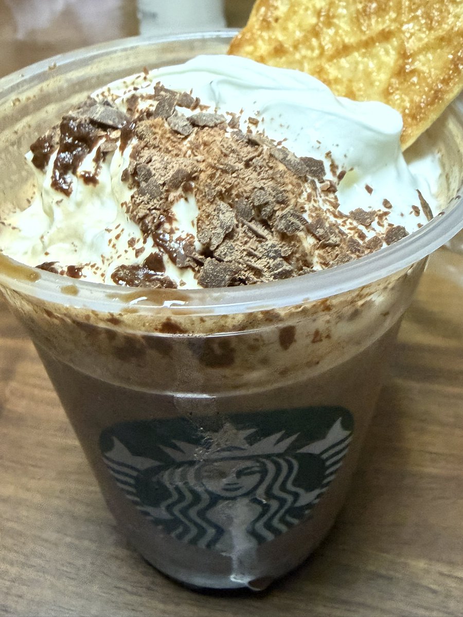 スタバの新作のカカオエスプレッソアフォガートフラペチーノマジで美味い！
これバリエグい！