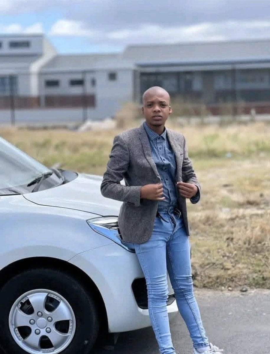 Man’s NOT Barry Roux tweet media