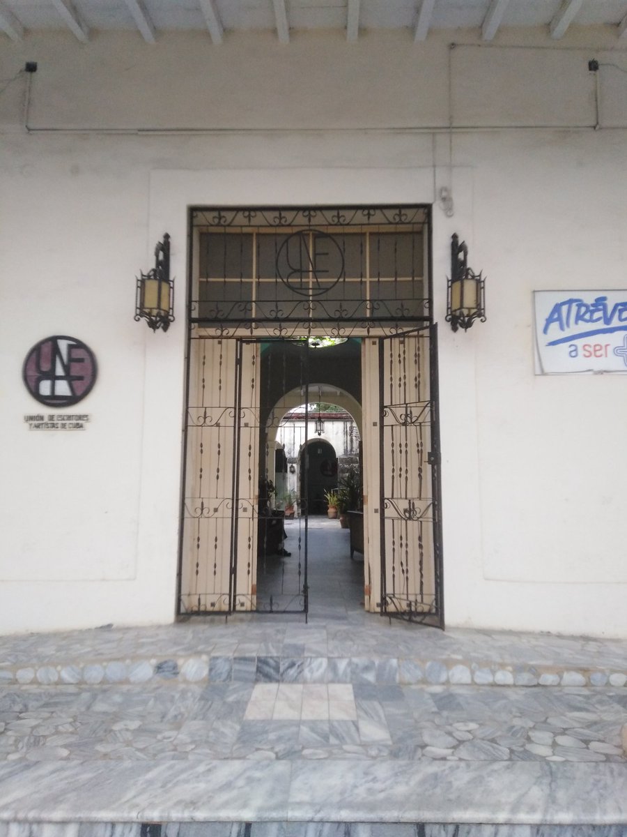 Hoy la Uneac, la nuestra, está de Aniversario. En un complejo panorama geopolítico, apostamos al arte y la cultura como herramienta imprescindible para mantener nuestra soberanía, en un Aniversario del natalicio del Apóstol.
#SentirPinero 
#CubaEsCultura 
#Uneac