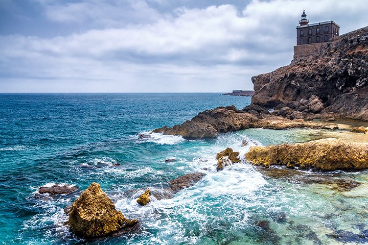 Incrementamos un 35% las plazas en las rutas de Obligación de Servicio Público (OSP) de #Melilla a #Sevilla, #Granada y #Almería de abril a octubre. 

La conectividad en la Ciudad Autónoma de #Melilla mejora en la temporada de verano al pasar de 22 frecuencias semanales a 31 con