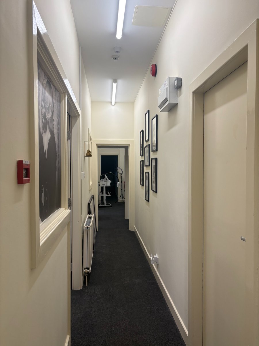 TowndoorLtd's tweet image. A bright upgrade for one of our longstanding and valued tenants ✨

New LED lights installed in Unit G3 - What a transformation! 💡

#LEDLights #LongStandingTenant #ValuedTenant #MelthamMills