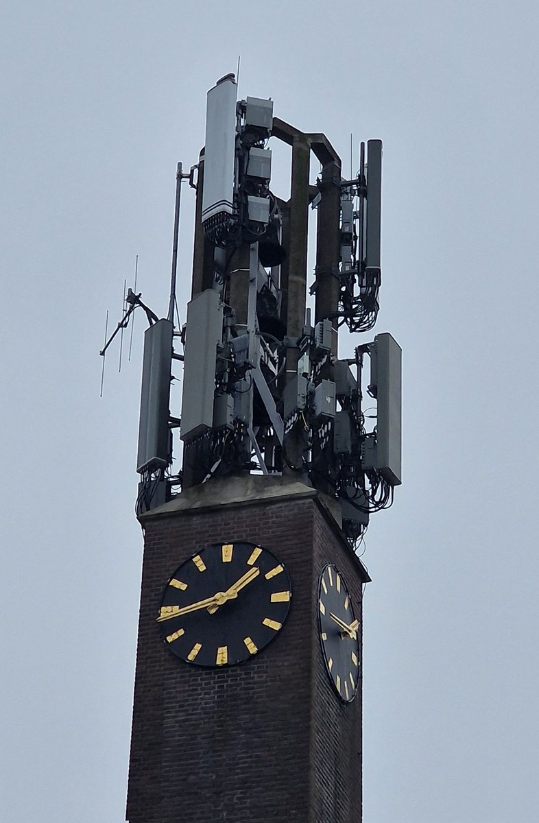 ADOotjuh's tweet photo. Dit is toch niet normaal meer. #straling #5g #enderest https://t.co/ecRCDJf0Ai