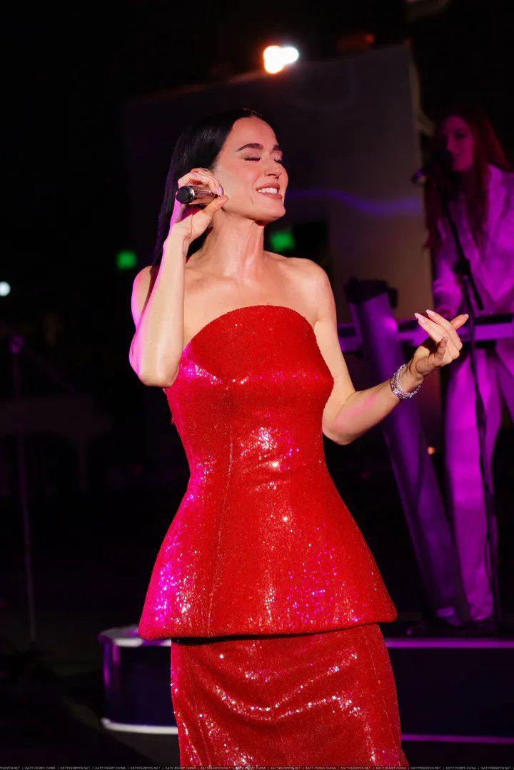 Katy Perry China 🇨🇳 tweet media