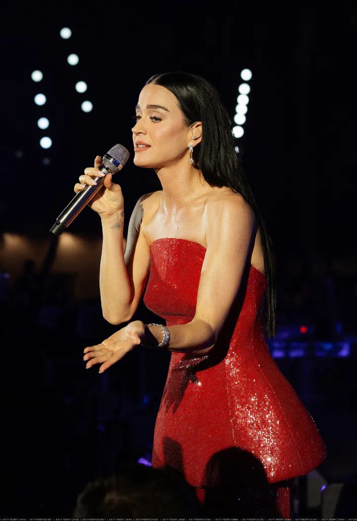 Katy Perry China 🇨🇳 tweet media