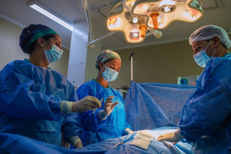 HospitalSBColon's tweet photo. 💚 Donación de órganos en Paraná 💚
En la madrugada del martes 27 de enero, en el Hospital San Martín, se realizó una donación multiorgánica que benefició a cinco pacientes, entre ellos dos en emergencia nacional. Un gesto solidario que salva vidas🫀🙌
#DonaciónDeÓrganos https://t.co/1YTzGUVODn