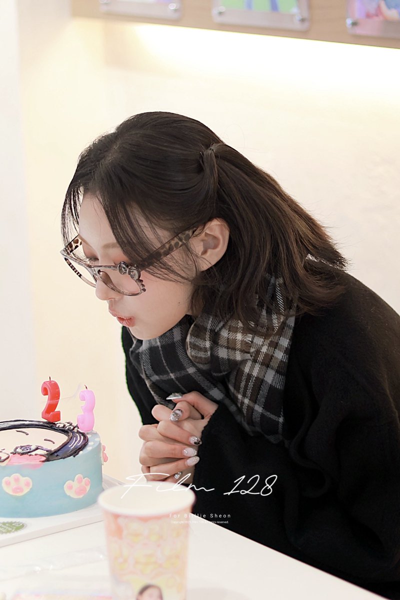 260128 너가 빈 소원이 이루어지는게 내 소원이야

#우리집_만두냥이_생일파티
#션 #SHEON #빌리 #Billlie