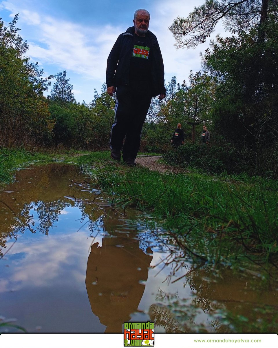 ohayatvar's tweet image. Yollar değişir, mevsimler değişir ama doğaya olan tutkumuz asla! 🧭 İster sararmış yaprakların arasında, ister yağmurun bıraktığı izlerde... Biz hep aynı rotadayız: Huzur.

#OrmandaHayatVar #DoğaYürüyüşü #TrekkingTurkey #DoğadaKal #HikingLife #OrmanTerapisi #Keşfet #HuzurDoğada