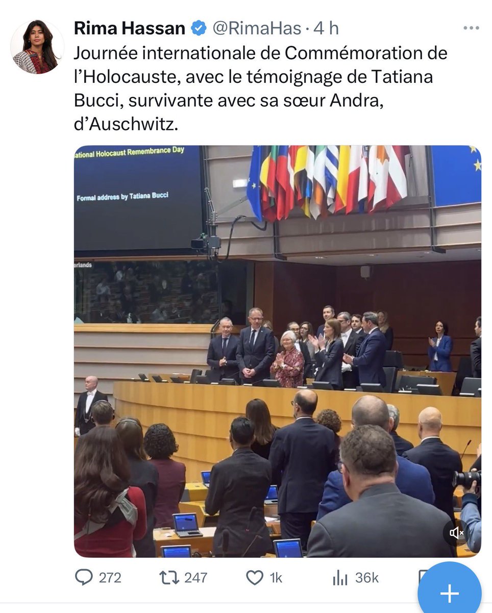 pbriday's tweet image. Marc Dutroux en visite au Salon de l’Enfance.