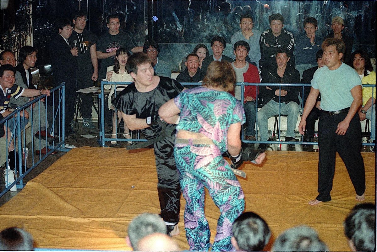 chikashitsu_m's tweet photo. 1998.4.28 新宿ACBホール

第1回CAPTURE 【地下室マッチ】

北原光騎vs望月成晃  

#キャプチャーインターナショナル
#地下室マッチ
#武輝道場
#ダンジョンファイト https://t.co/B31HVZD7J0