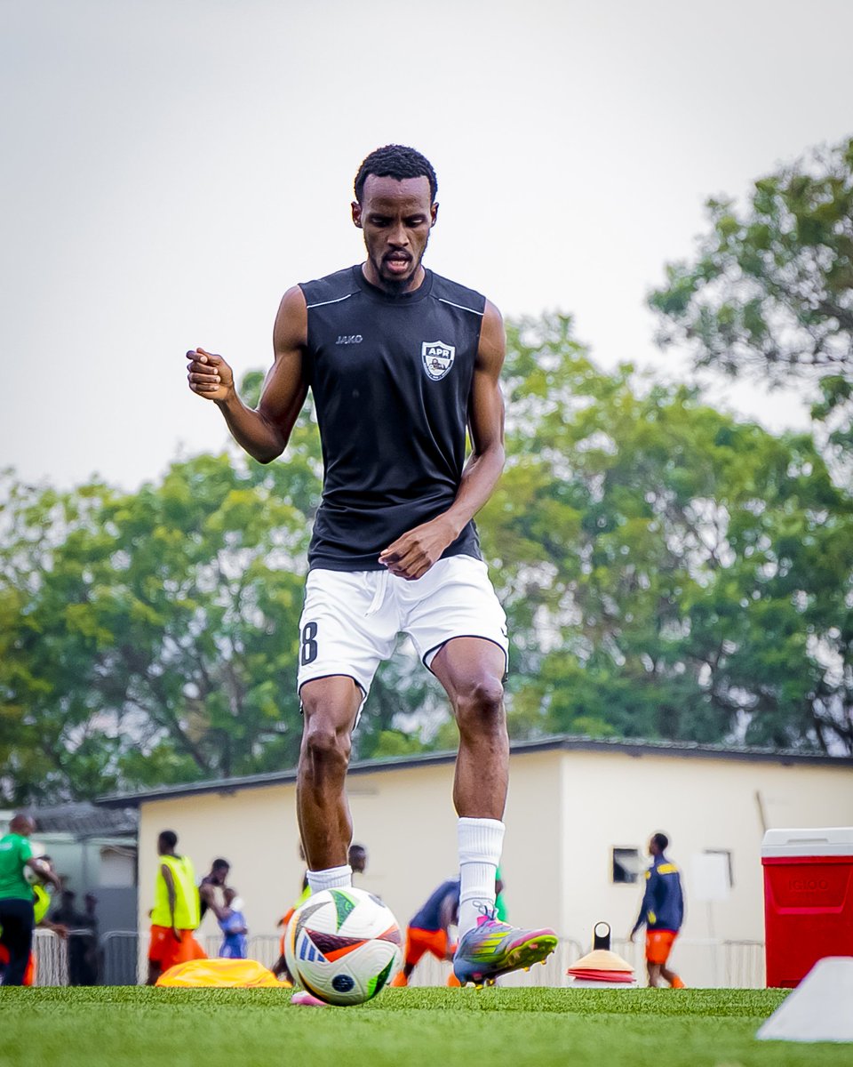 aprfcofficial's tweet photo. WARM UP COMPLETE
LET'S GO LIONS 🦁
#TUriIntare
#APRFC https://t.co/H5bazB0Z9G