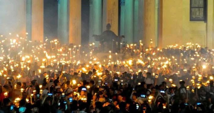 MMarreroCruz's tweet photo. Celebramos el aniversario 173 del natalicio de Martí, en el año del centenario de #Fidel.

El pueblo cubano, profundamente martiano y fidelista, jamás dejará caer la bandera de la independencia.

La defensa de la soberanía es nuestro compromiso inquebrantable.

#CubaEstáFirme https://t.co/d2oHO3IZWi