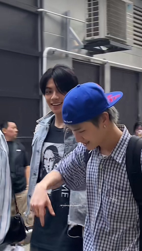 เหมือนคบกันแล้วอะ