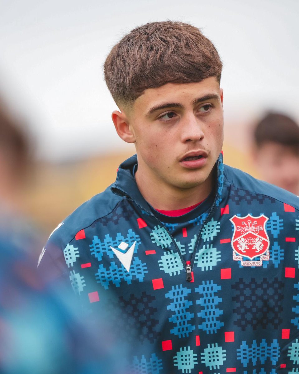 Here’s how our Under-17s line-up against Cardiff City!  
 
Starting: Hall, McEvoy, Bridges, H. Jones, Williams, Watkin, Biggs, J. Jones, Graham, Widecki-Estima, Murphy
 
Subs: O'Keefe, Saverimutto, Smyth, Lewis, Beech
 
 🔴⚪ #WxmAFC