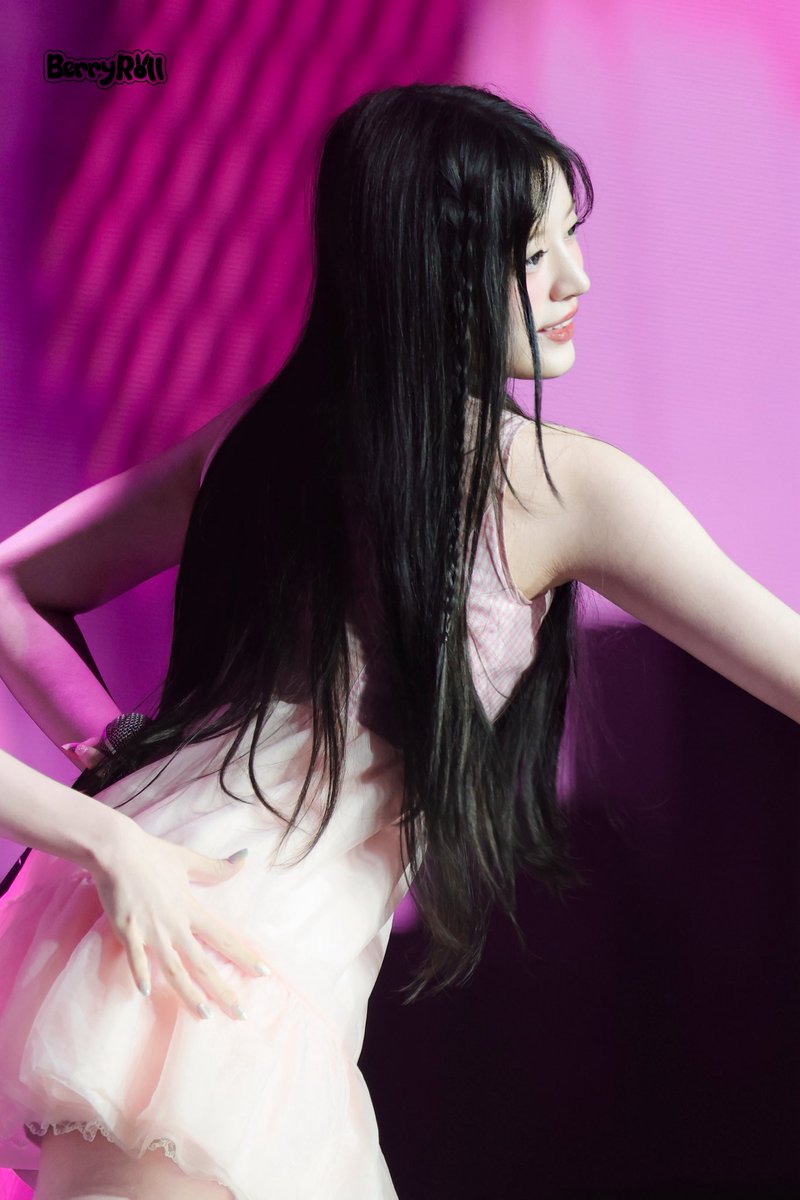 BerryROLL tweet media