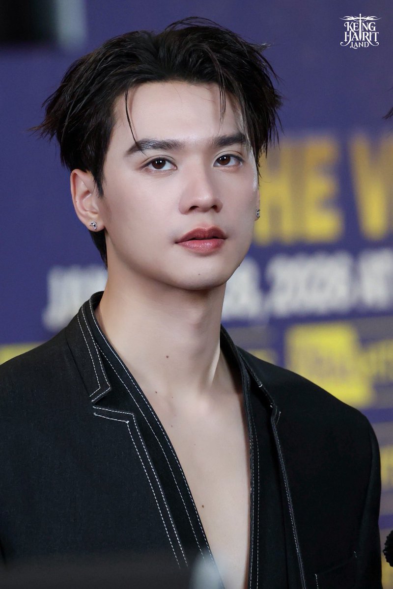 KengHaritLand's tweet image. สวัสดีครับ มาแล้วครับ เธอต้องการรักผมมาแล้วครับ 🫣

KENGNAMPING VRH AW25 
#TVHA2025xKNP