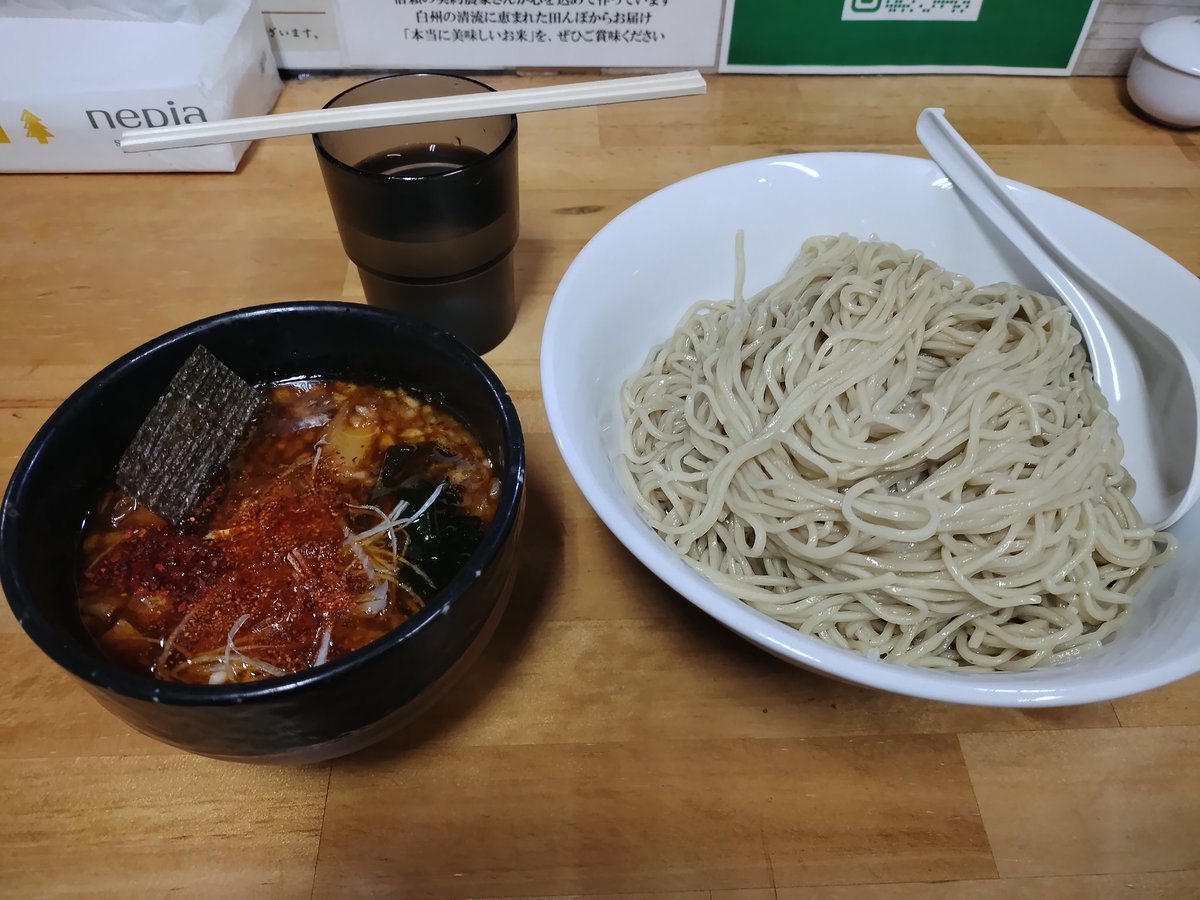 深夜ラーメンかぁ...
福生駅前｢一陽来福｣AM2:00まで
辛つけ麺大盛り
珍しく細麺を選べる