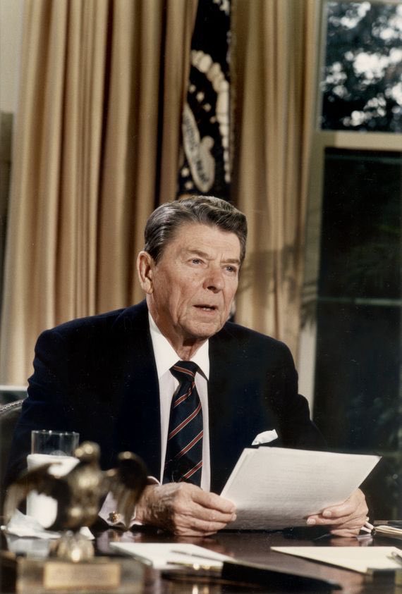 I want to speak to schoolchildren who were watching, it's hard but sometimes painful things happen. It's part of the process of exploration &amp; discovery; of expanding horizons. The future belongs to the brave. The Challenger crew was leading us, &amp; we'll follow them.
- R. Reagan 🇺🇸