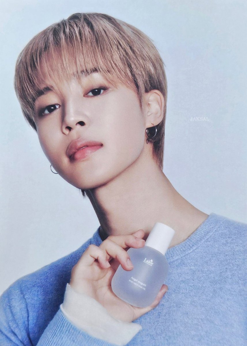 jmchartsmaster's tweet image. New Pictures of Jimin from the Lador pop-up Store in Paris.