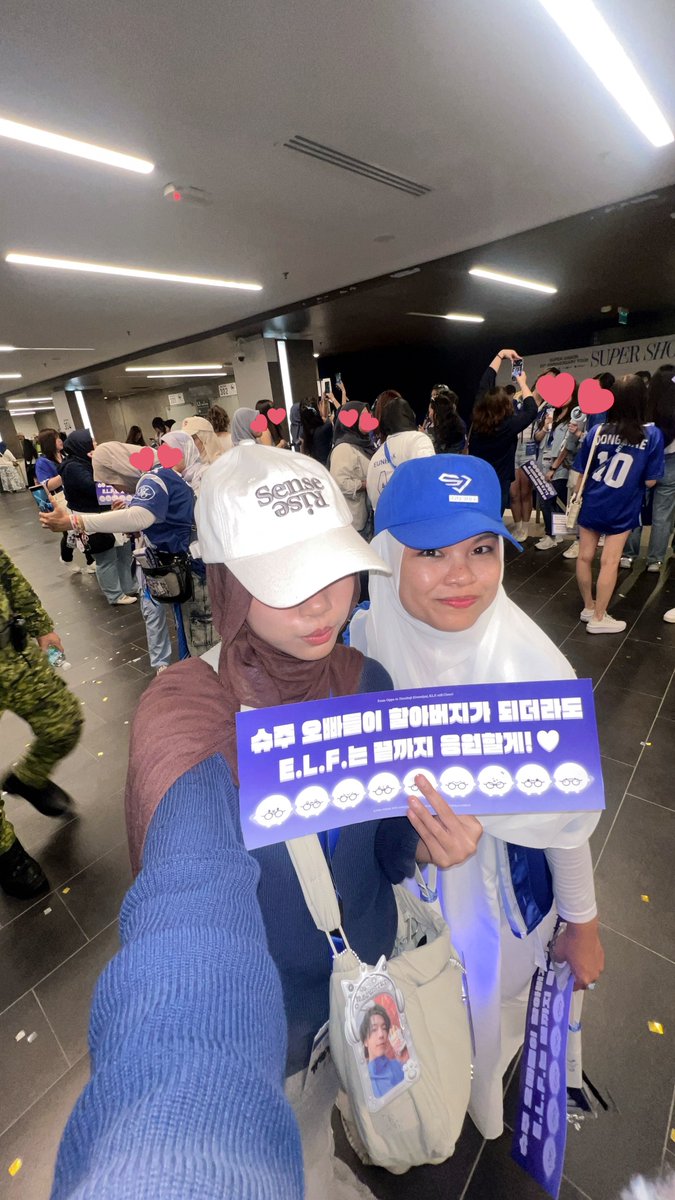 saturndwellers's tweet photo. waktu di jkt ga ketemu sama kak @rainbowayv27 ketemunya malah di KL wkwkwkwkwk😭😭😭 https://t.co/sbEexxvT1k