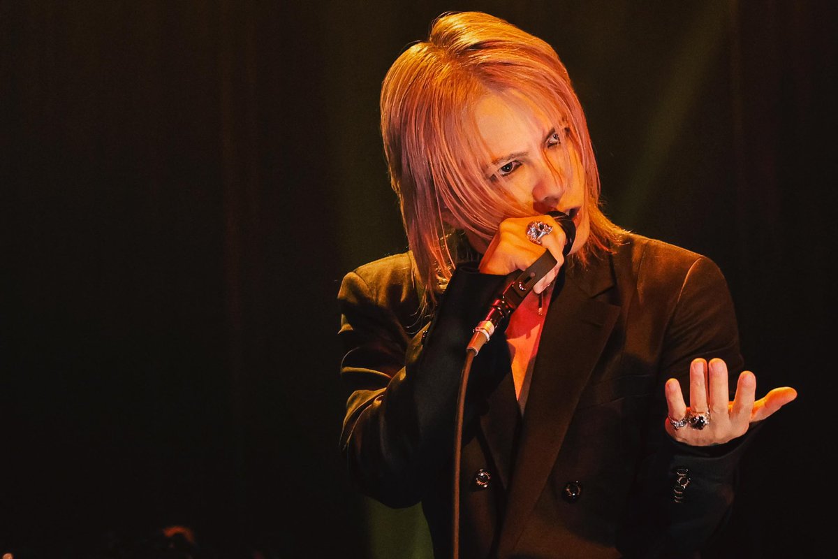 abm_feli's tweet photo. HYDEさんお誕生日おめでとうございます🎉🎂
貴方の歌と笑顔に何度救われたことでしょうか。
いつもファンのことを思ってくれて最善を尽くしてくれる貴方に感謝してもしきれません。
貴方に出会えて本当に良かったです。これからも貴方の描く旅路を見させてください🌈✨ https://t.co/ML7eIVZyXM
