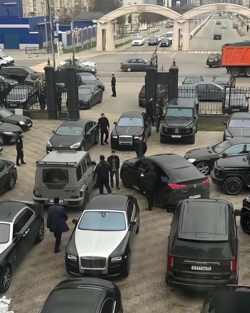 Opresii's tweet image. Investors at Horic Autos house tomorrow morning