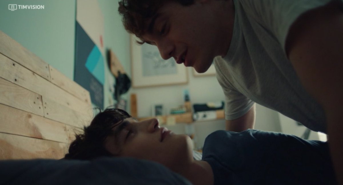 "I love you"
★☆☆☆☆

"Facciamo un gioco. Si chiama "Martino e Niccolò: minuto per minuto". Funziona che praticamente dobbiamo pensare soltanto al minuto successivo. Ci stai?"

★★★★★★★★★★★★★★★★★★★★★★★★★★★★★★★★★★★★★★★★